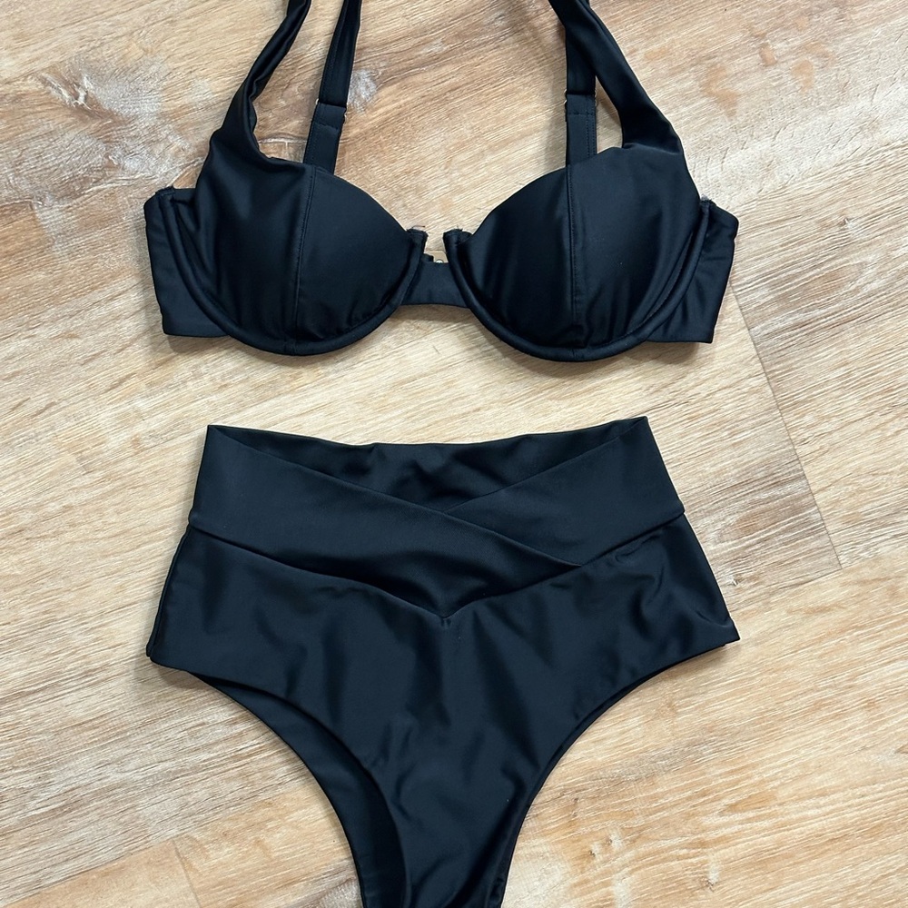 Elegant Black Women's Swimwear Set